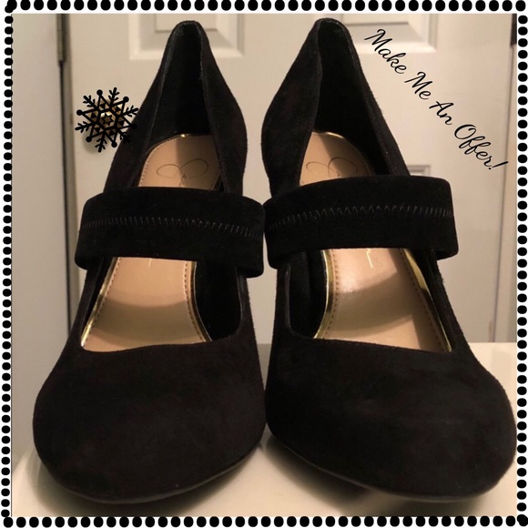 SHOES - Picture 2 of 8